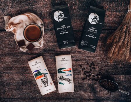 Paquet de café et chocolat