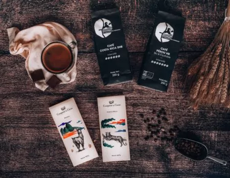Paquet de café et chocolat